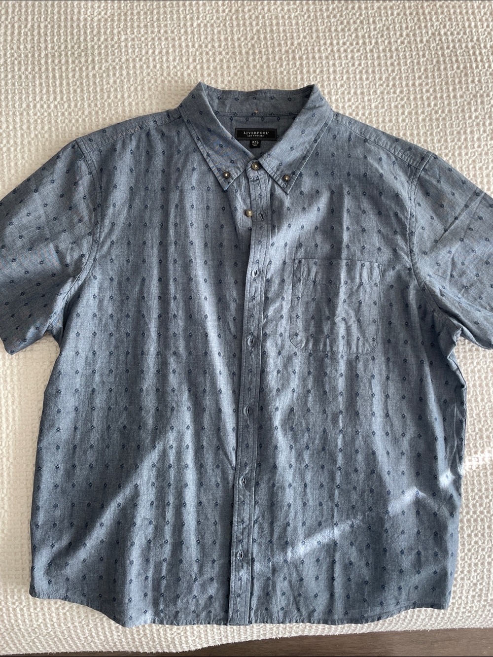 Liverpool Men's Light Blue Short-Sleeve Button-Down with Subtle Dot Pattern